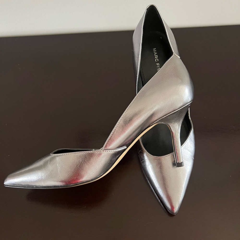 Marc Fisher silver pumps